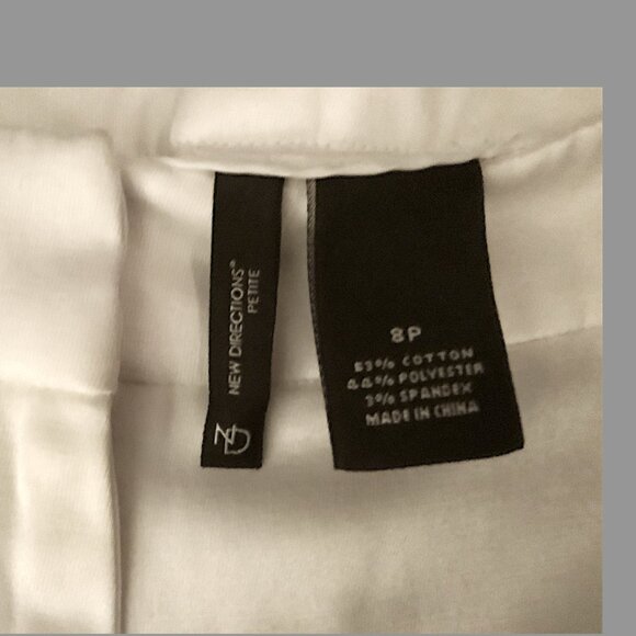 New Directions White cotton crop Pants  with scalloped hem, Size 8P - Picture 7 of 8